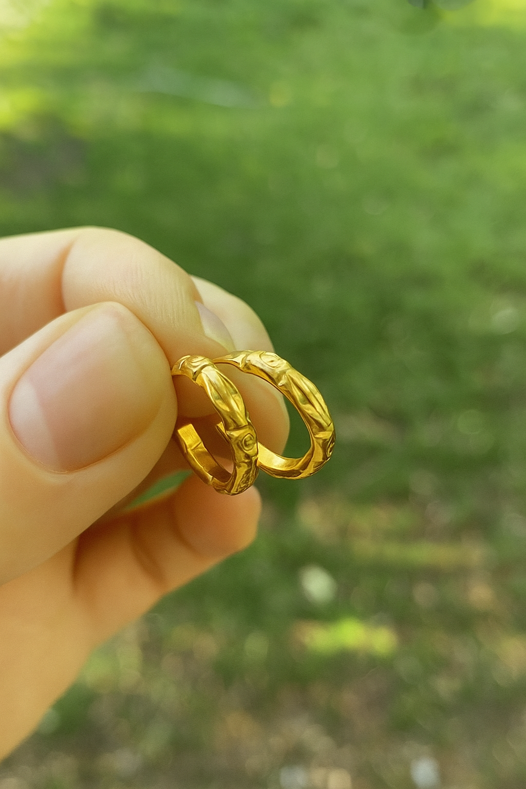AI generated 9ct gold variant mini artisan hoops